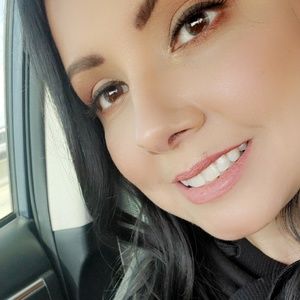 Meet your Posher, Alicia